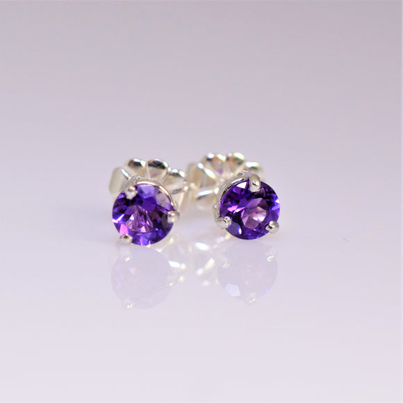 14k white gold amethyst stud earrings V1