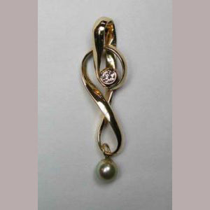 Diamond & Pearl Necklace