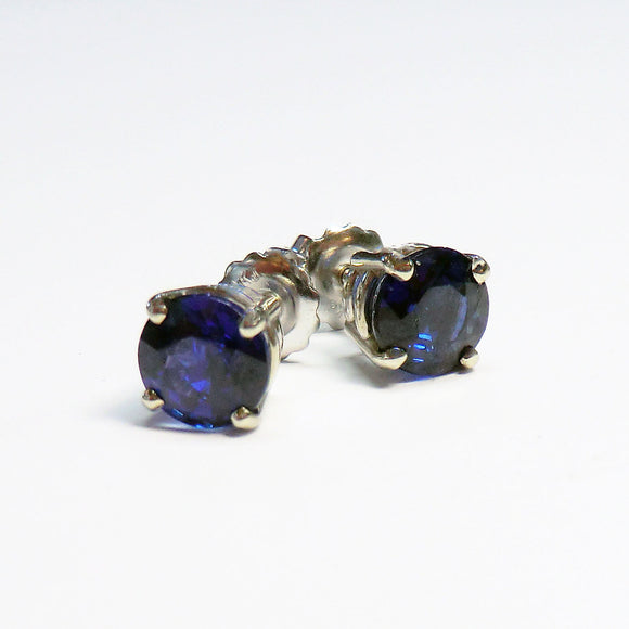 blue sapphire stud earrings