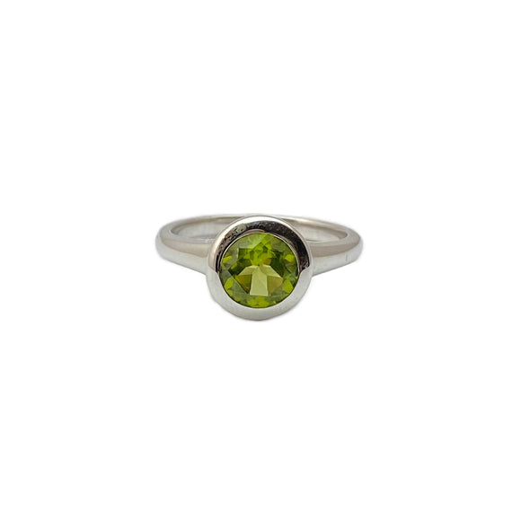 sterling silver peridot ring