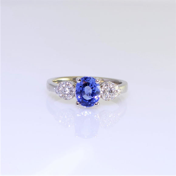 18k white gold sapphire and diamond ring