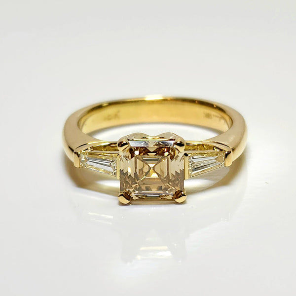 Custom 18k yellow gold diamond ring V2