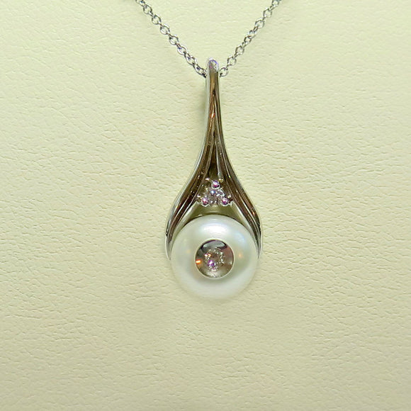 Galatea freshwater pearl pendant